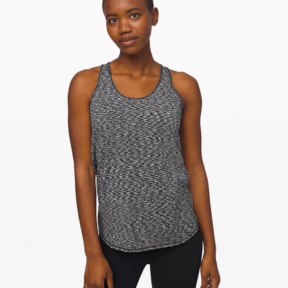lululemon Essential Tank Tops Pleated (2) - Size 4 - Picture 4 of 13